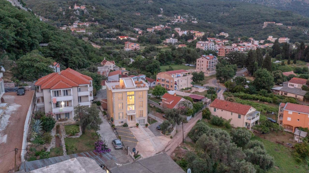 Apartments Bonazza Petrovac Bagian luar foto
