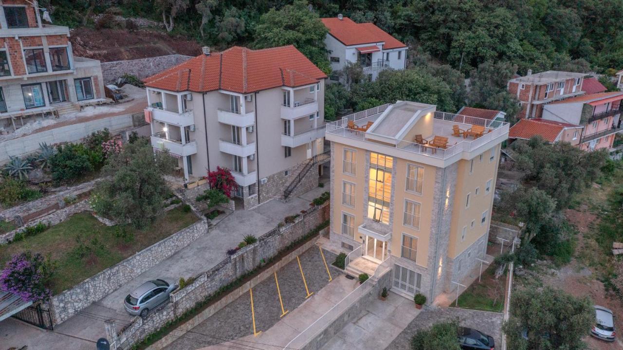Apartments Bonazza Petrovac Bagian luar foto