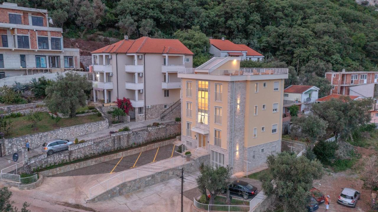 Apartments Bonazza Petrovac Bagian luar foto